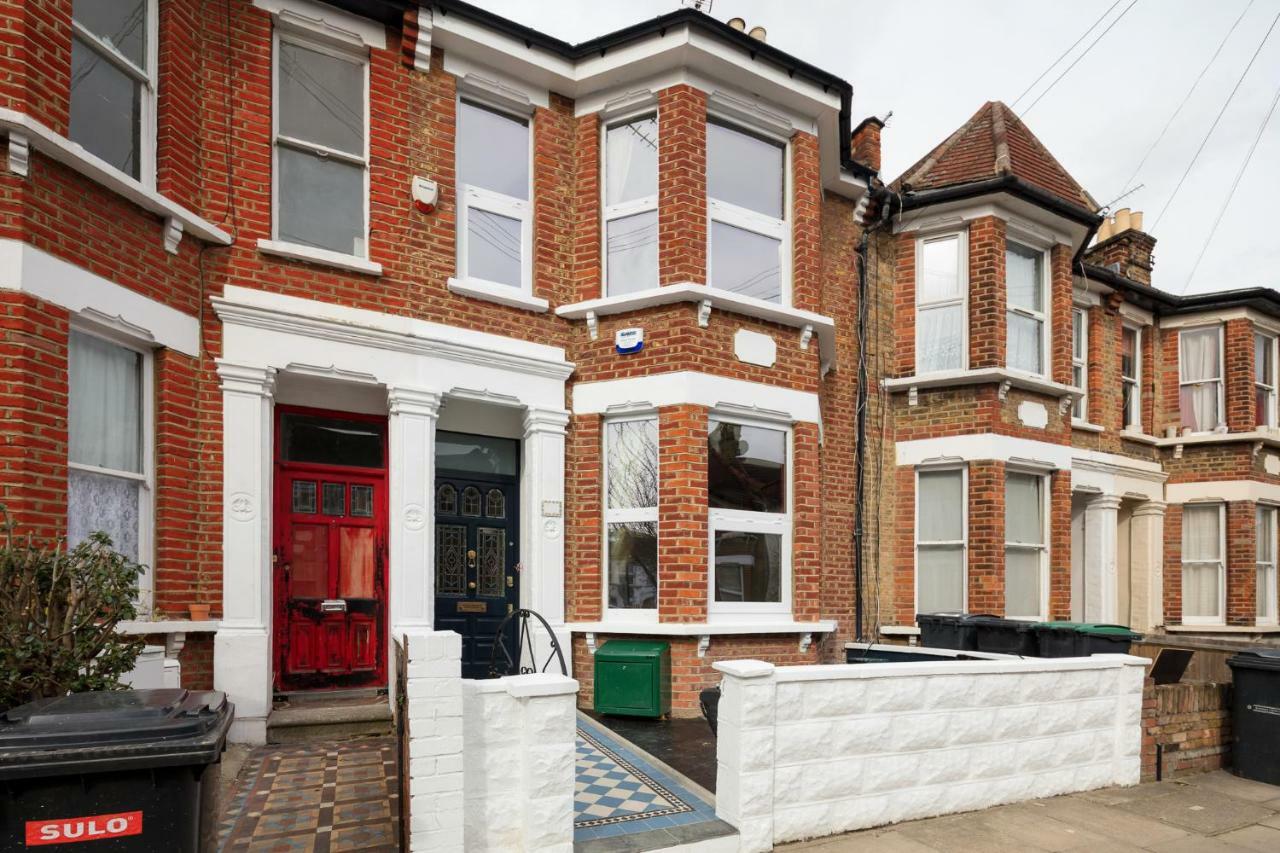 Courcy Road - 7 Bedroom - Sleeps Up To 22